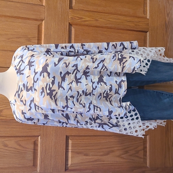 Why Dress Tops - Why Dress Blue Camo Hi-Lo Shirt Size L. New.